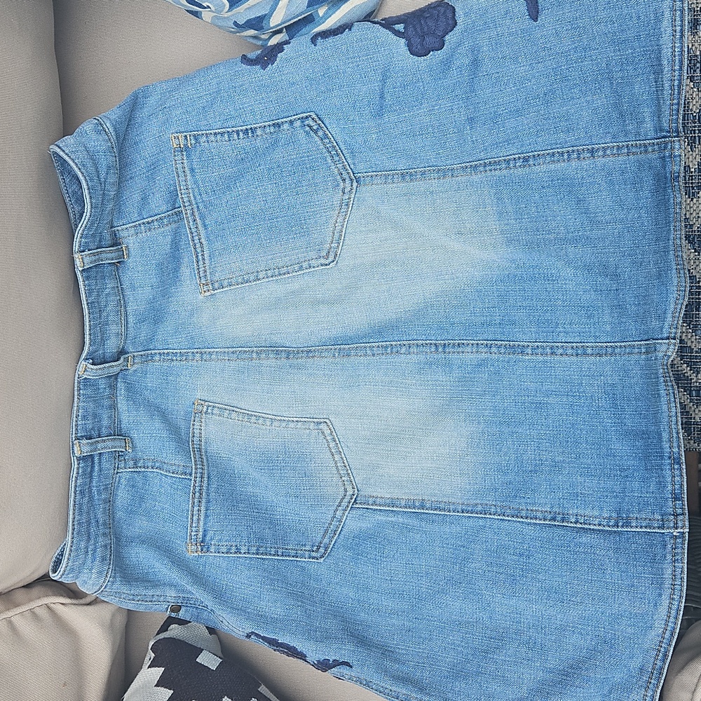 Blue Floral Denim Skirt PILCRO SZ 6 - Picture 2 of 4